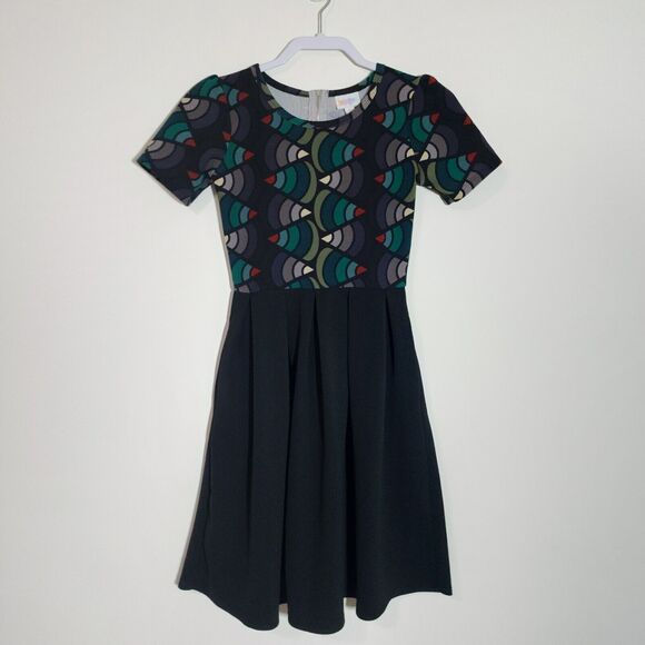 LuLaRoe Dresses & Skirts - LuLaRoe Womens Amelia Dress Fit & Flare Short Sleeve Black Green Red Size XS